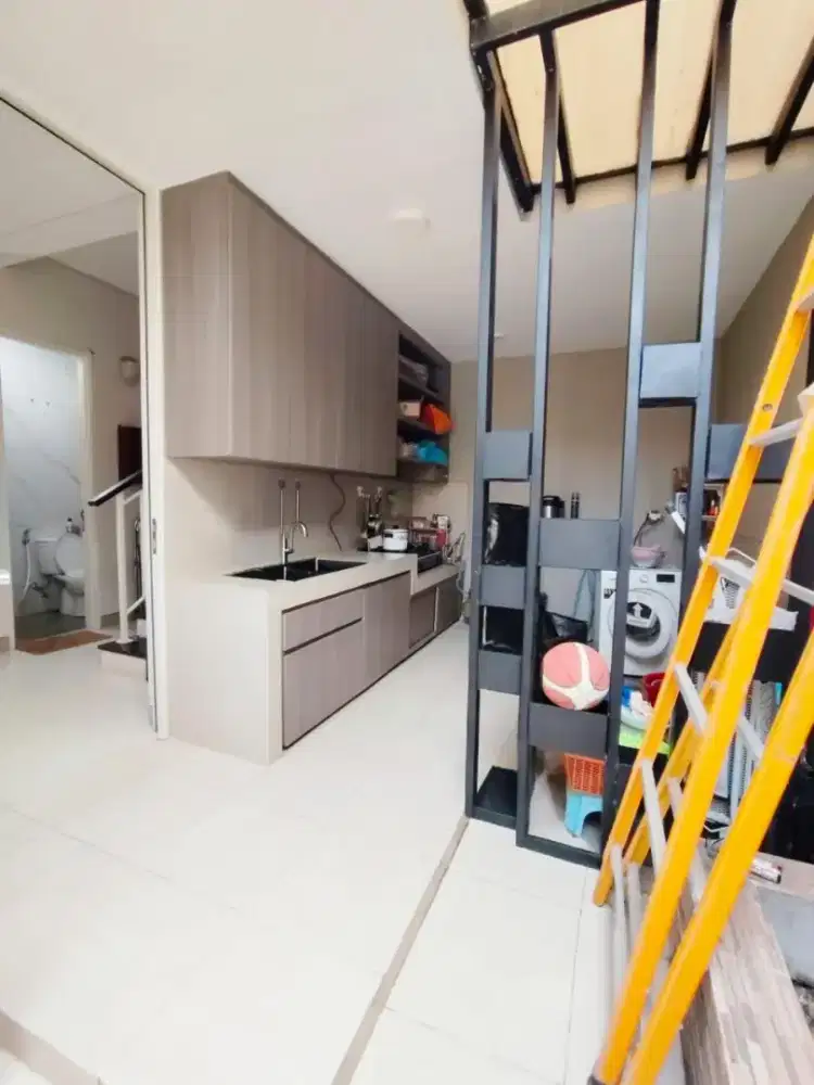 RUMAH 2 LANTAI SIAP HUNI CITRALAND DEKAT PAKUWON WIYUNG CIPUTRA TOL