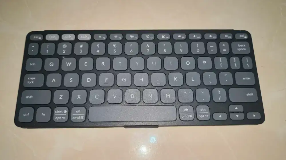 Logitech Keys-To-Go 2 Keyboard Wireless

Mall

Bluetooth Portable