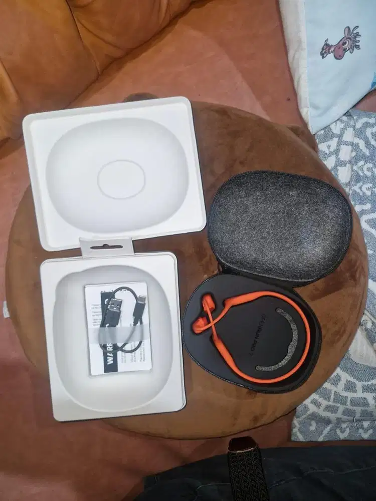 Headset bone conduction by shokz