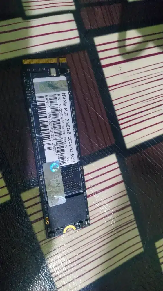 SSD NVME M.2 Vgen 256gb Ori Garansi resmi like a new  + Windows 11