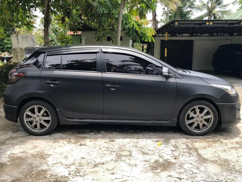 YARIS TRD Sportivo Black 2016 Plat B Jakarta Timur KM rendah