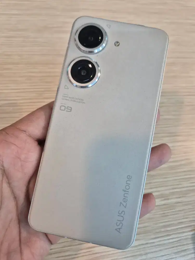 Asus Zenfone 9 8/256 Fullset Muluss Terawat