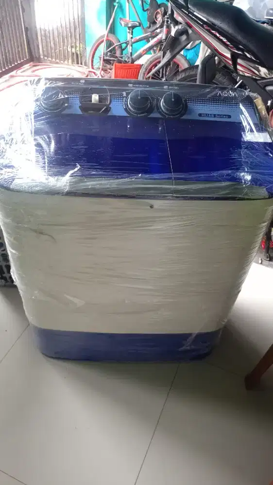Mesin cuci merk Aqua japan 8kg mulussss bgt siap pakai