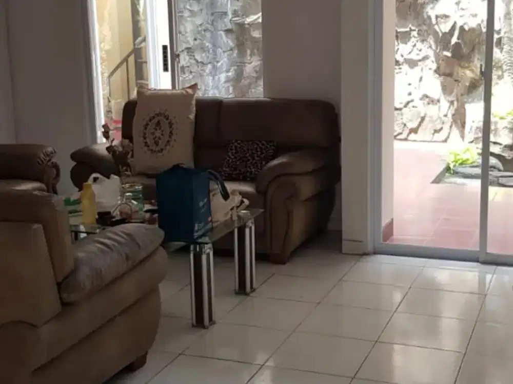 DIJUAL RUMAH RAPI & TERAWAT DI TAMAN MODERN CAKUNG JAKARTA TIMUR