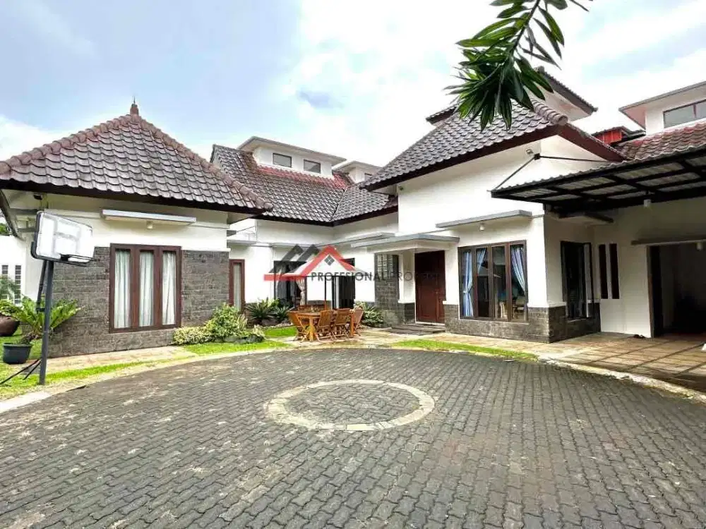 Rumah Mewah Satu Lantai Halaman Luas Harga Menarik