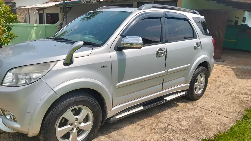 Toyota Rush 2010 Bensin