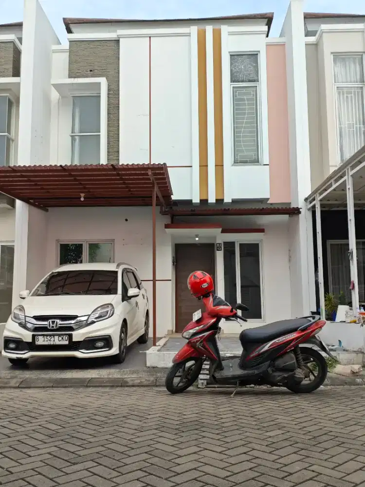 Sewa jual rumah royal living