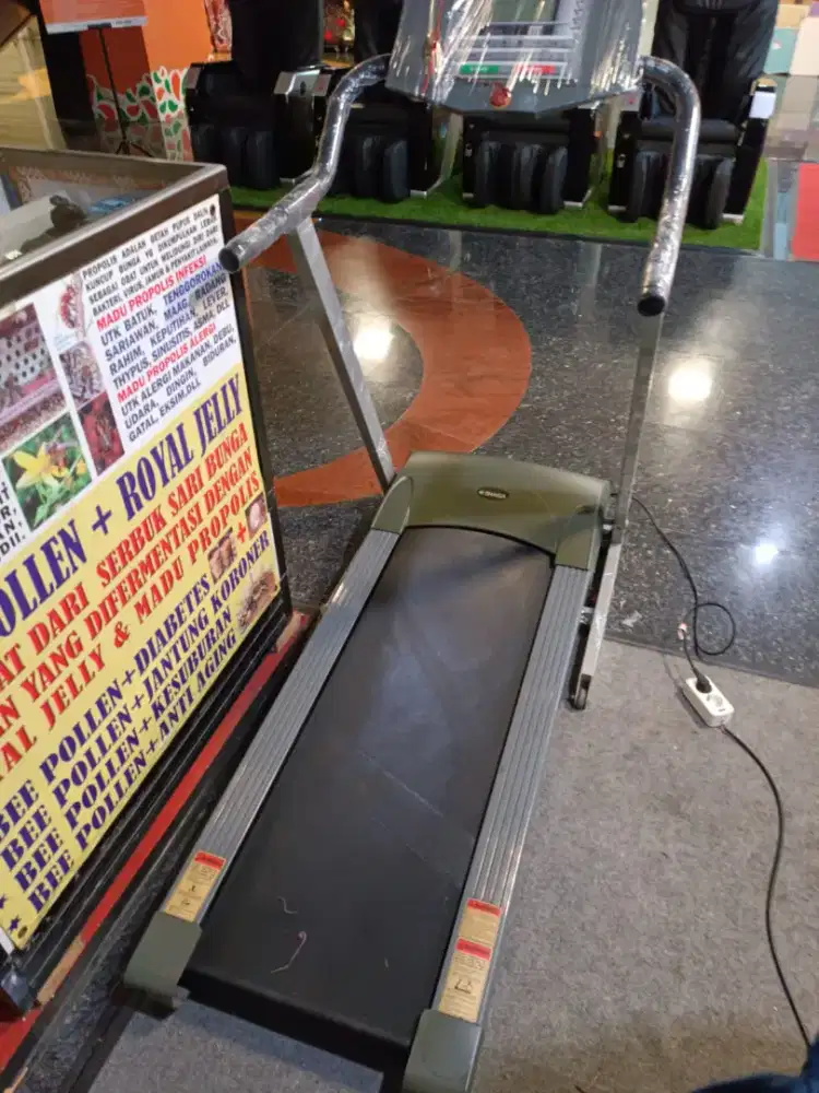 Treadmill elektrik jumbo kuat bb 150kg USA bekas display toko