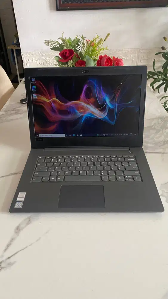Lenovo V130-14IKB Intel Core i3-7020u 8GB DDR4 SSD 256GB Ngebut