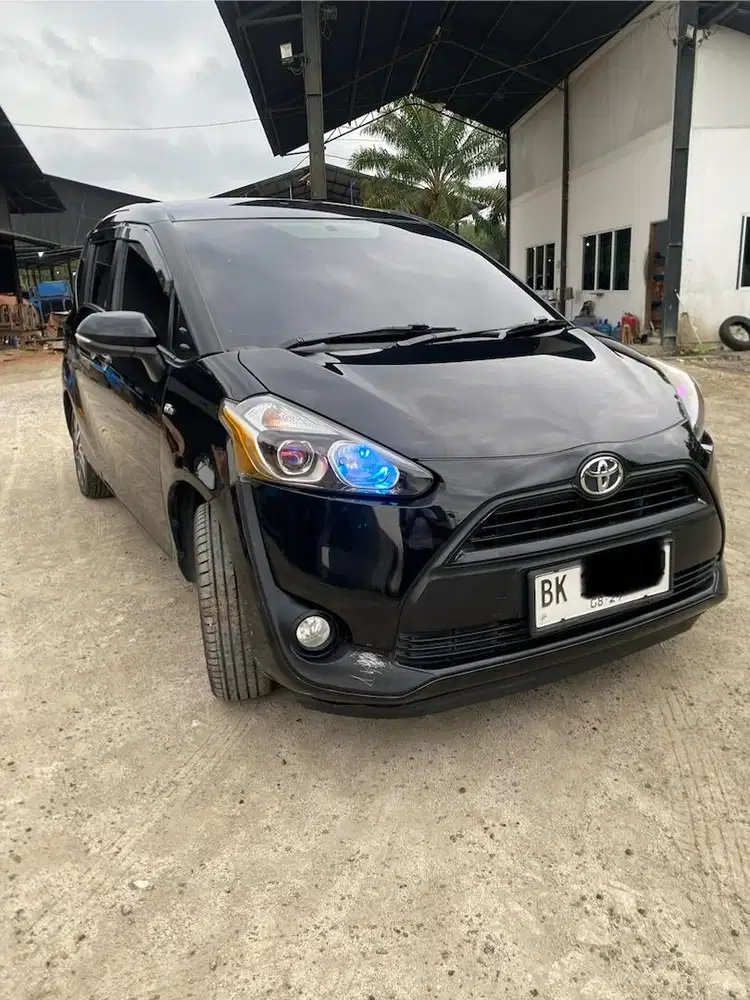 Toyota Sienta V Matic 2017 Hitam