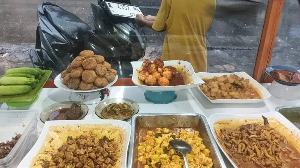 Di cari juru masak warung makan