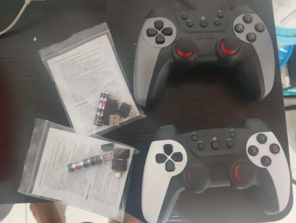 gamepad UPLU 2 pcs 200k bisa beli satuan