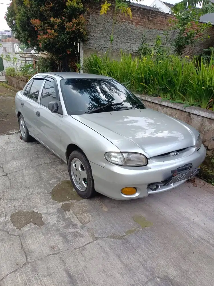 Hyundai Accent 2001 (jual cepat)