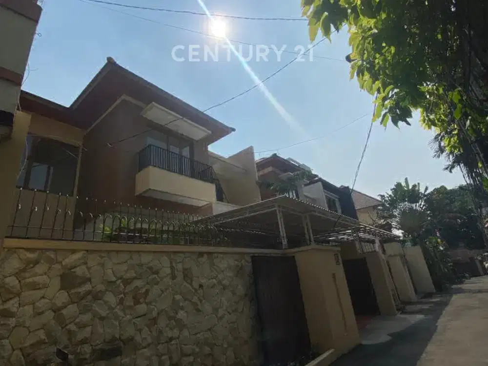 Rumah Mewah 2 Lantai Siap Huni & Terawat, Di Kemang Barat Jakarta