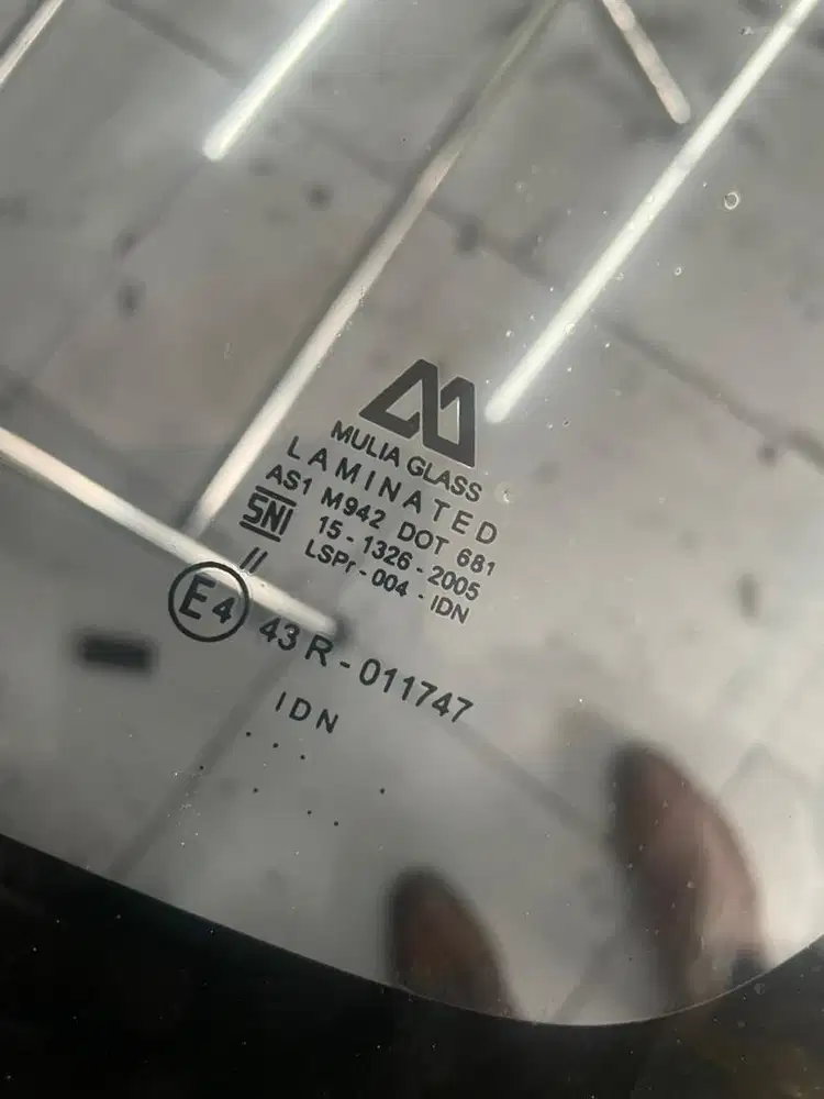 Kaca depan Toyota Riaze