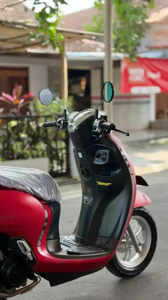 Scoopy stylish Keyless