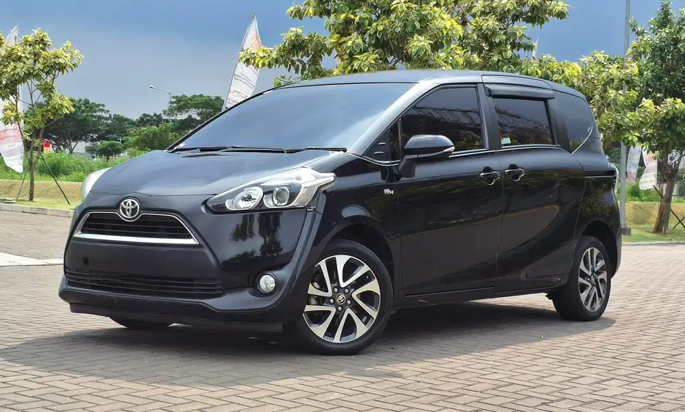 TOYOTA SIENTA V 1.5 MATIC 2017