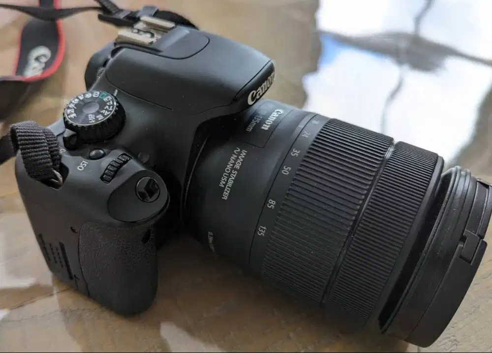 Mulus Canon EOS 550D Kit II: Lens EF-S 18-135 IS