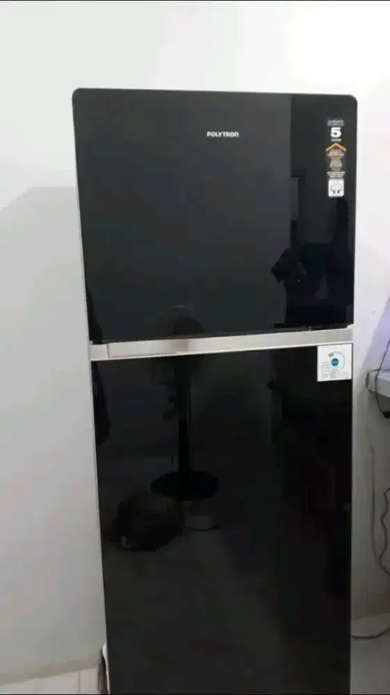 Kulkas 2 pintu Polytron siap pakai