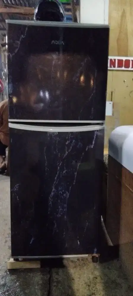 Kulkas 2 Pintu Merk Aqua Normal