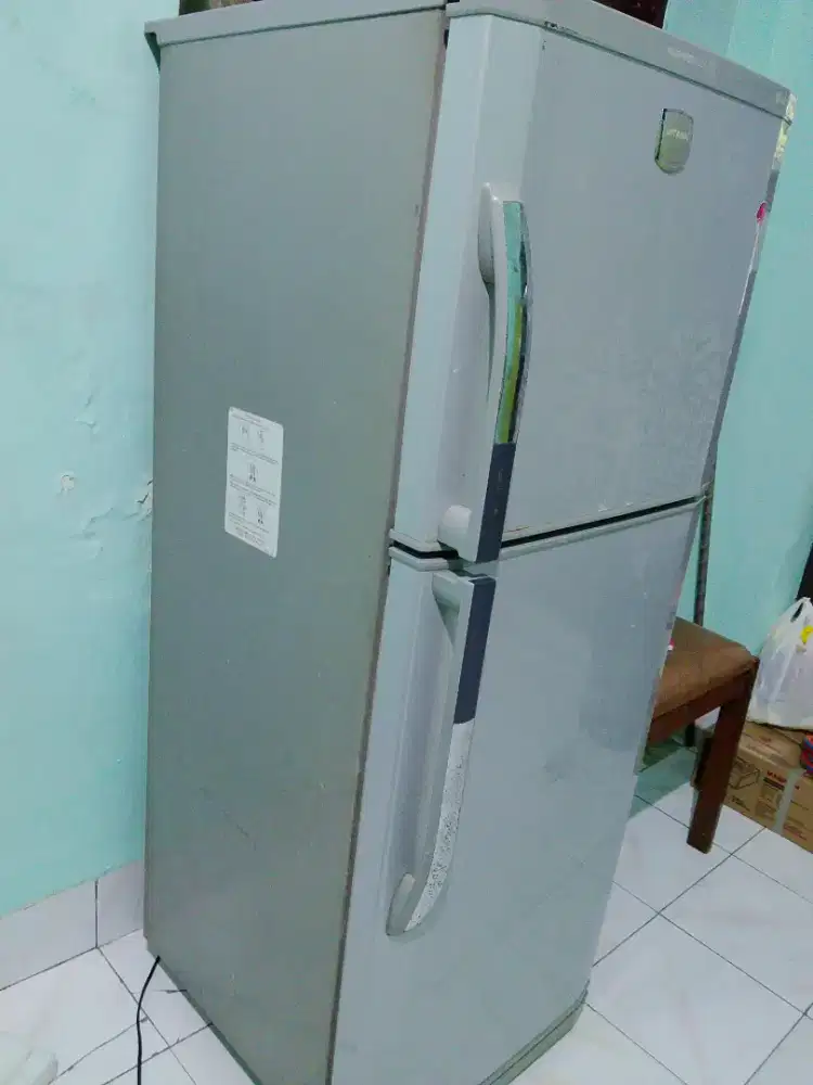 Kulkas LG dua pintu