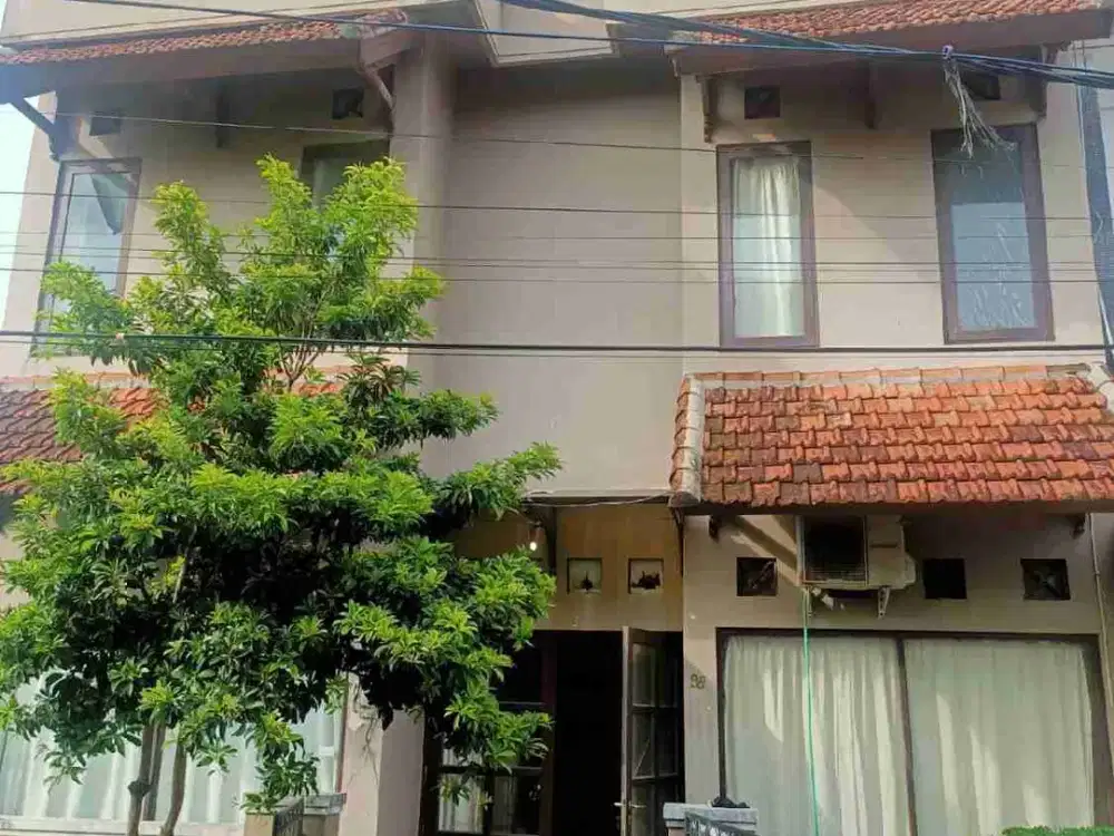 DISEWAKAN  RUMAH DALAM  KOMPLEK  PERUMAHAN DI JIMBARAN IC