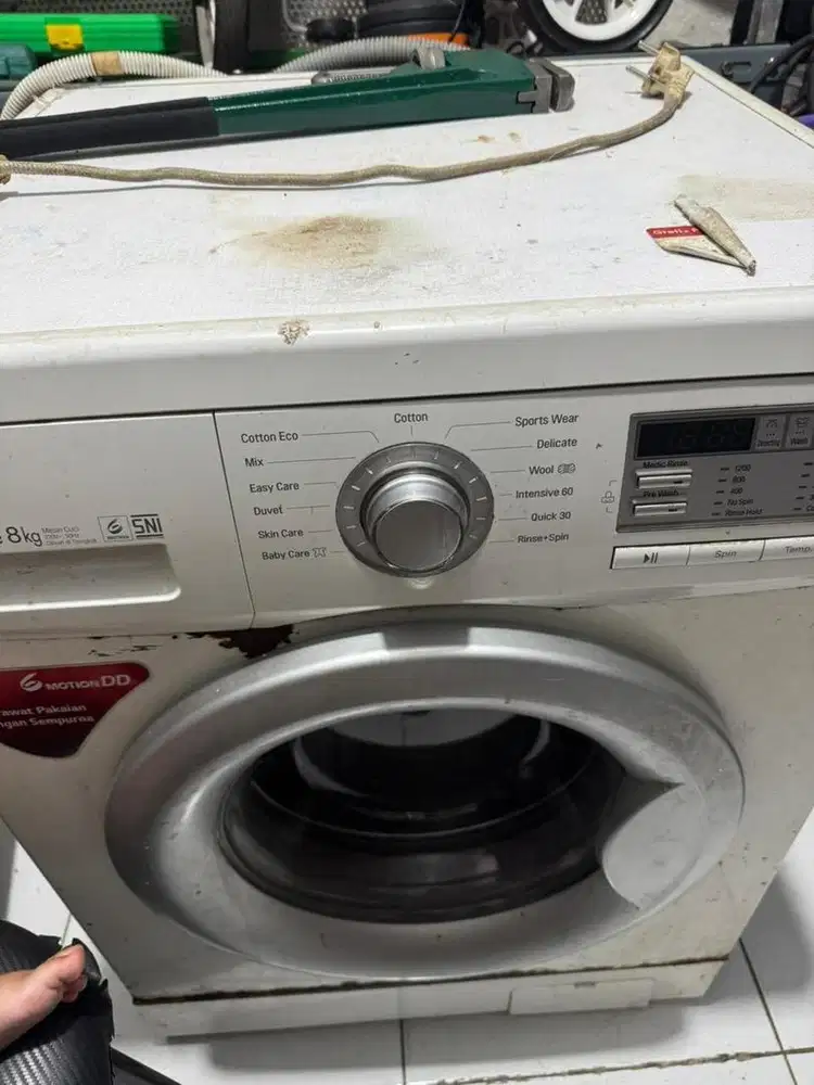 Mesin cuci second LG