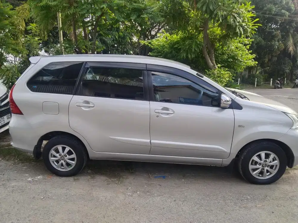 AVANZA tangan pertama pemakaian pribadi dari baru