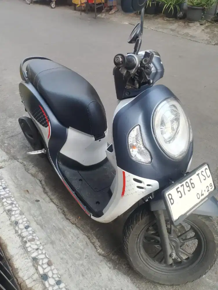 Scoopy Tahun 2024 Kunci Manual