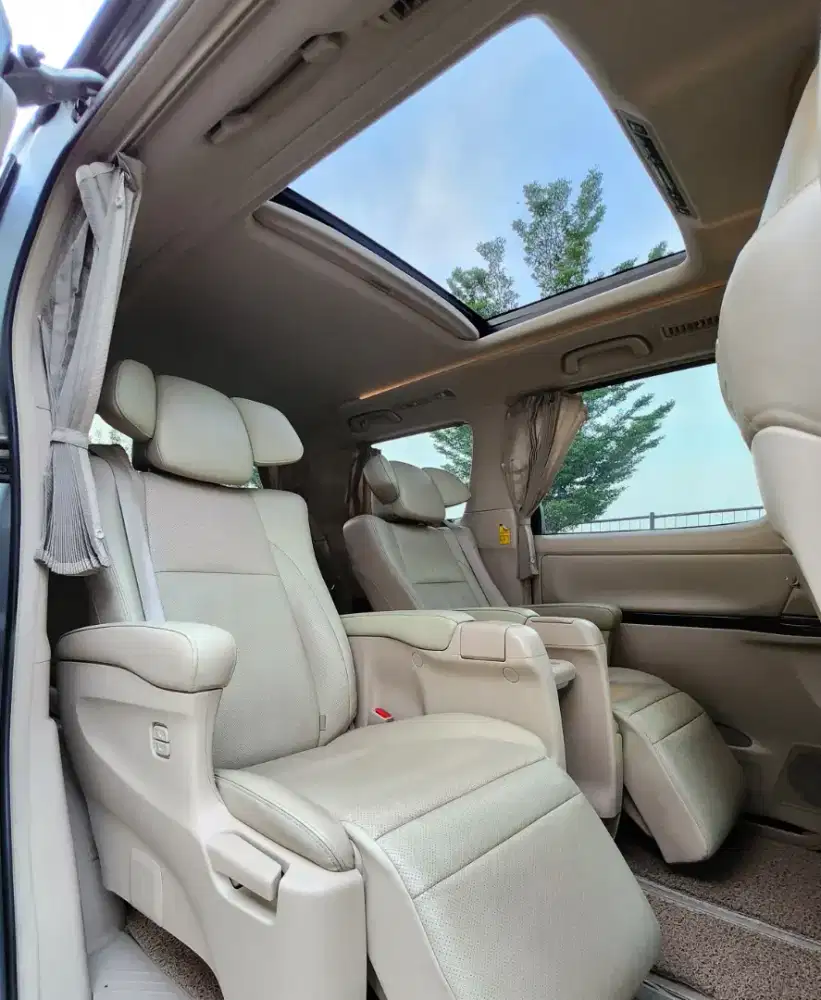 Alphard Pilot Seat Berrylium Premium Sound