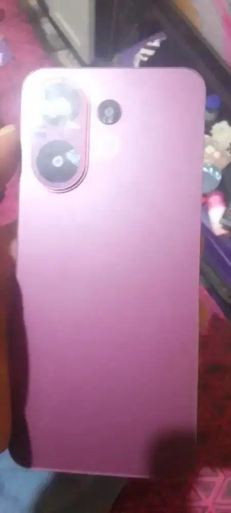 Vivo v60 5G ram 8/256 hp onli