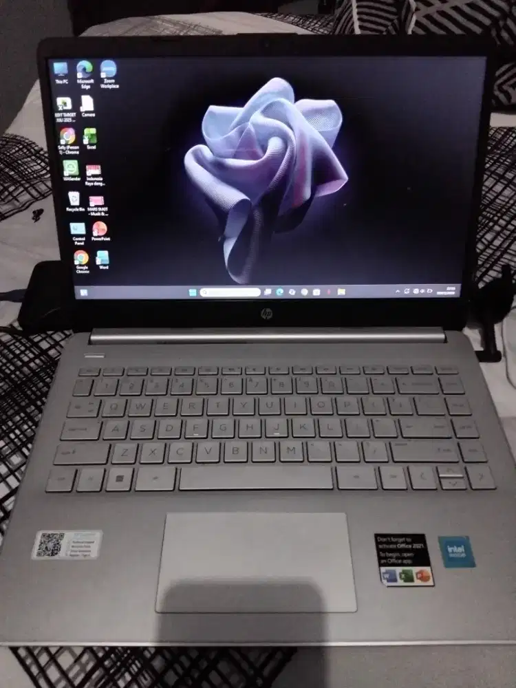 Laptop HP 14s - DQ3109TU