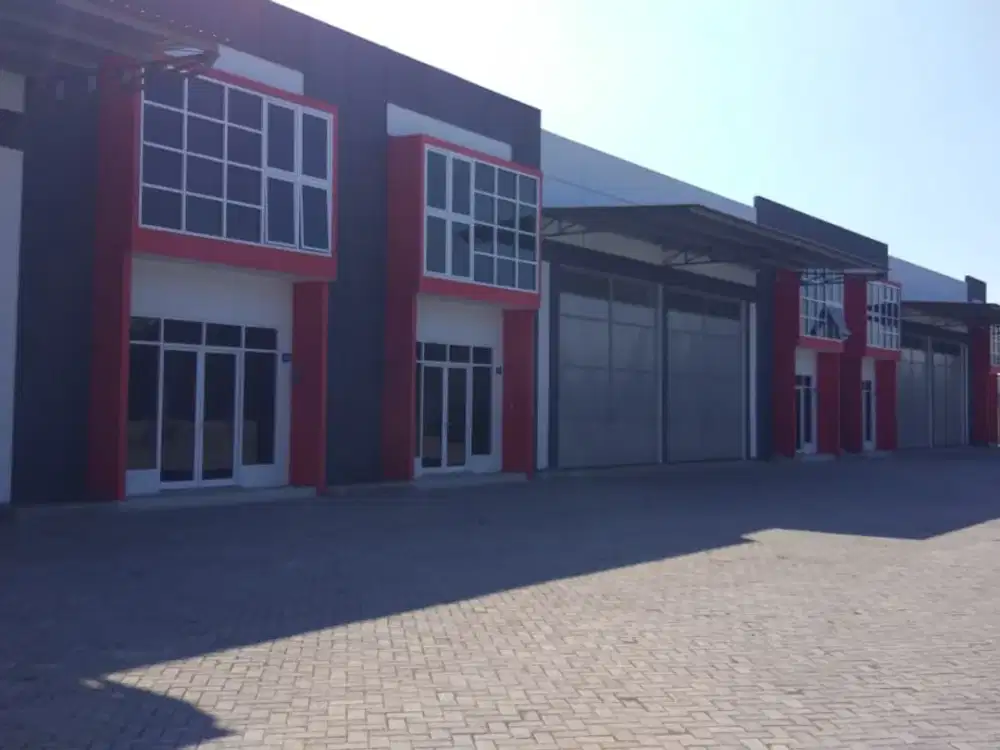 Gudang Margomulyo, Surabaya Barat Parkiran Los Lantai Cor