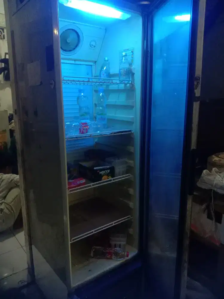 Kulkas pendingin minuman merex politron