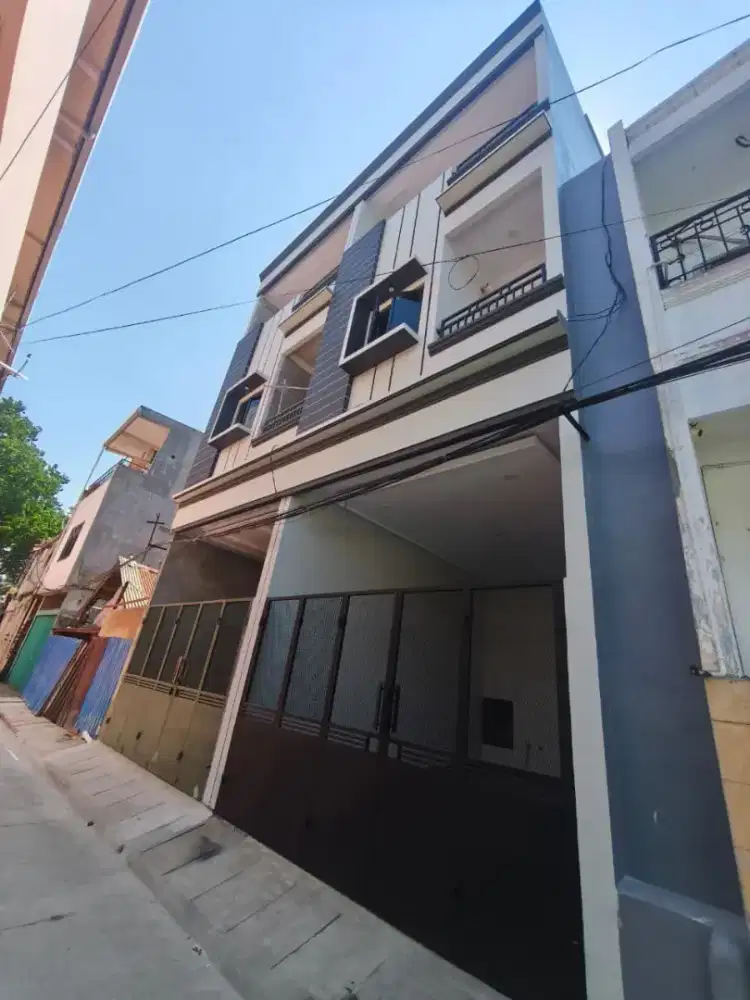 Rumah Minimalis di pademangan 4 kamar, siap huni, lengkap garasi mobil