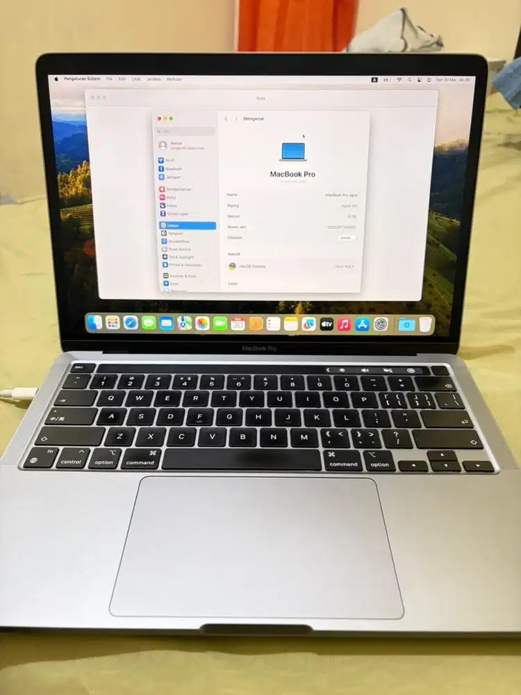 Macbook Pro m1 8gb silver