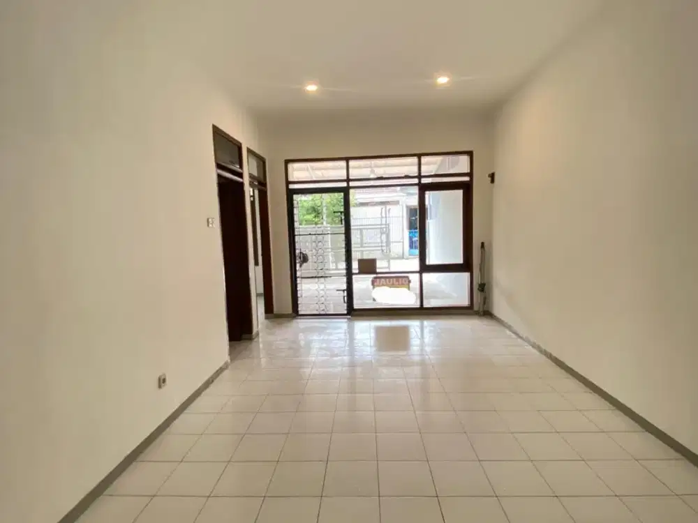 Rumah Nyaman Siap Huni di THI Taman Holis Indah