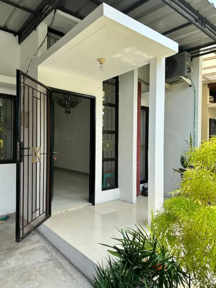 Dijual cepat rumah di cluster ebony harapan indah Bekasi