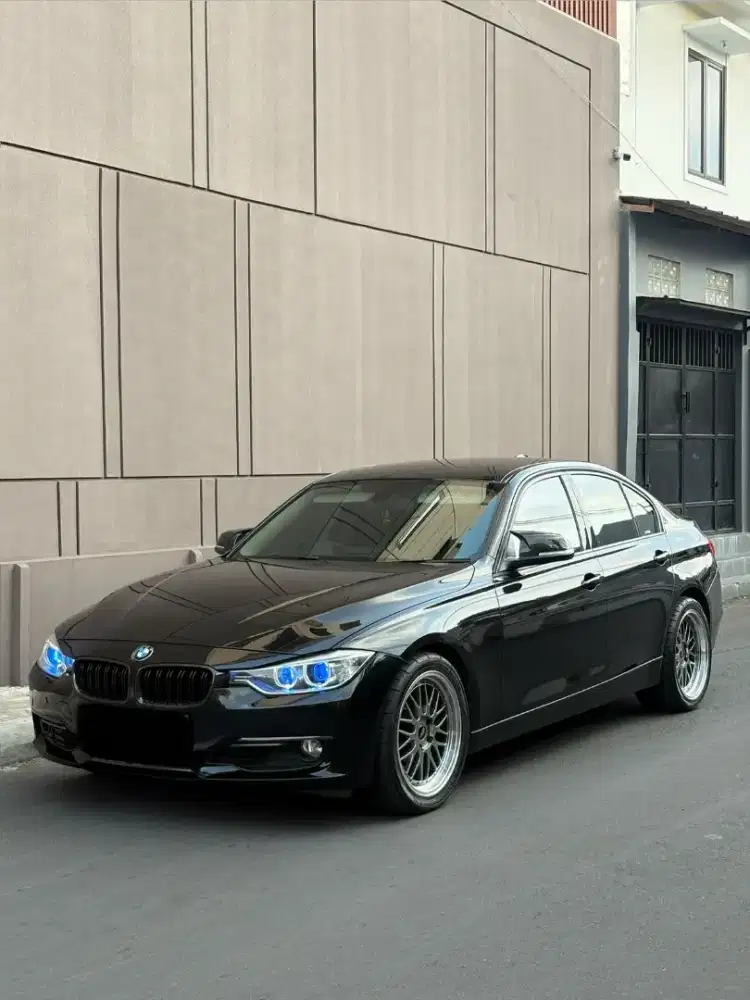 [LOW KM, CASH] BMW 320i F30 Pre-LCI Luxury Line 2015 / Sport Line 2016