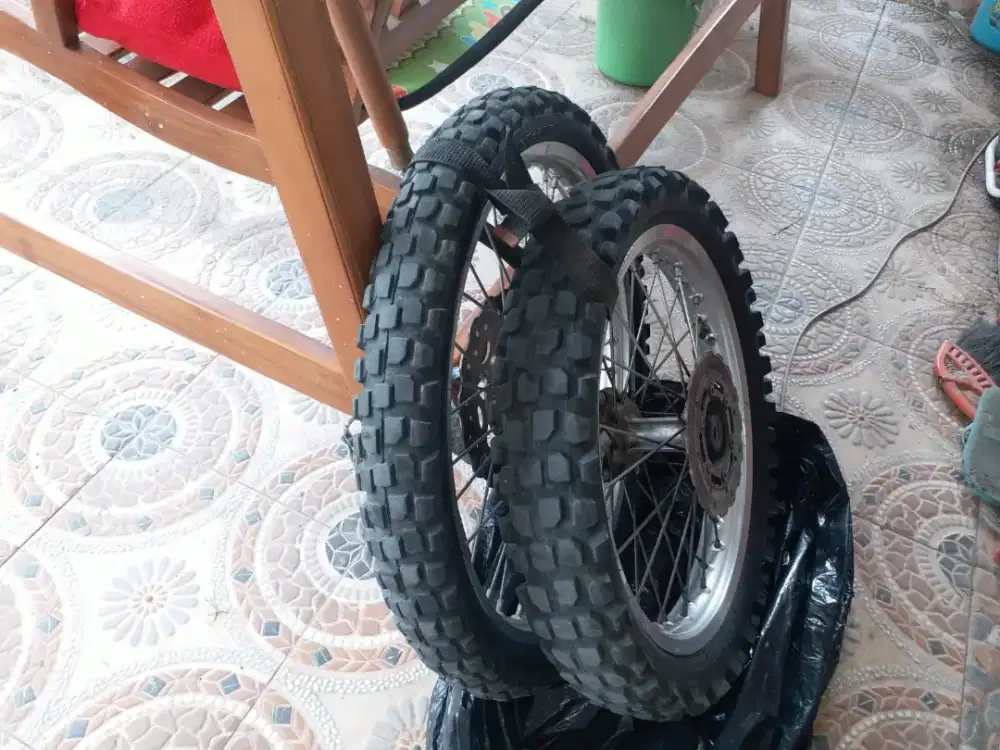 Jual Velk sepasang komplit tinggal pake berikut piringan rem