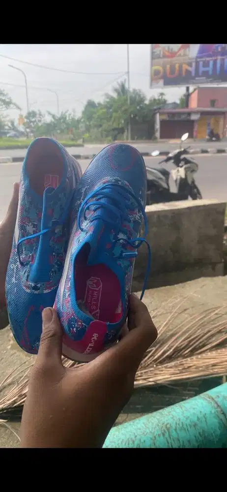 sepatu futsal mils