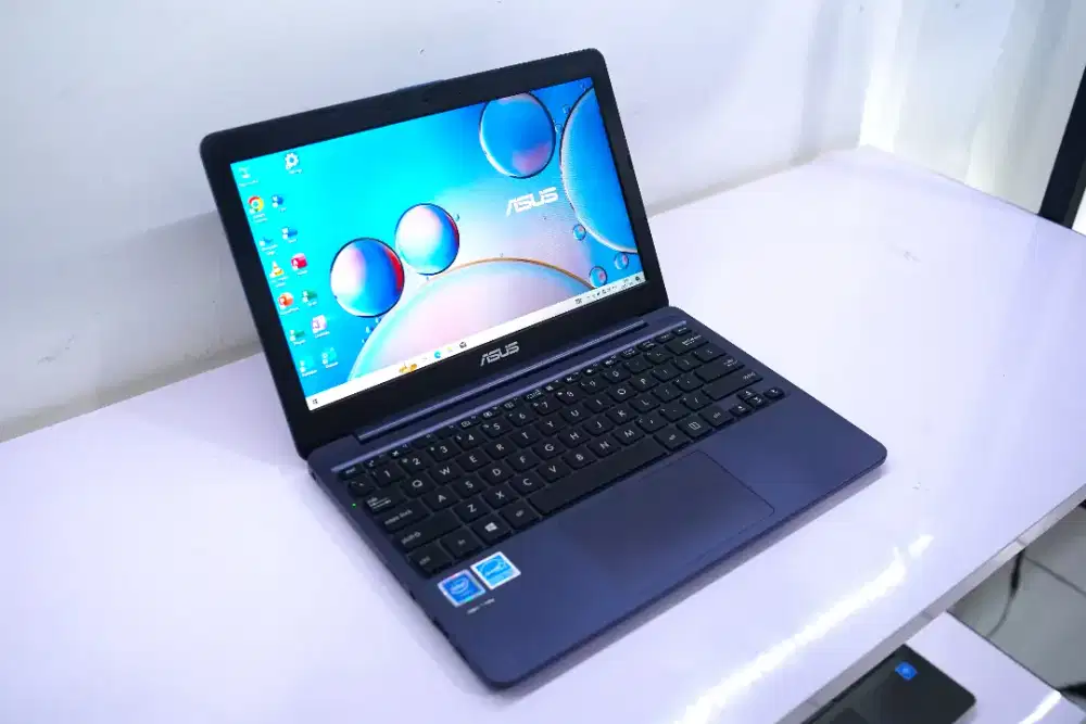 ASUS VIVOBOOK E203N.RAM4GB.128GB.11in