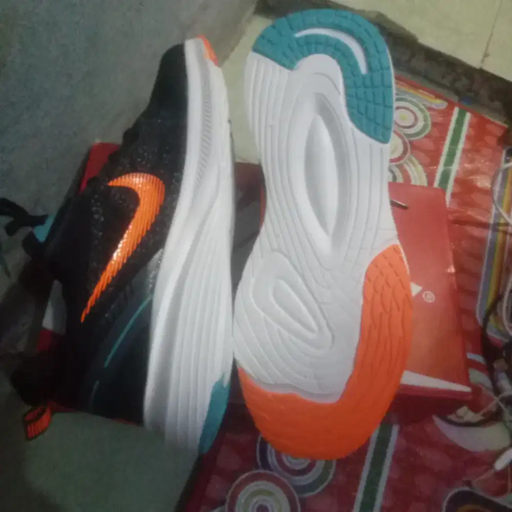 Di jual sepatu baru nike untuk olahraga ukuran 40