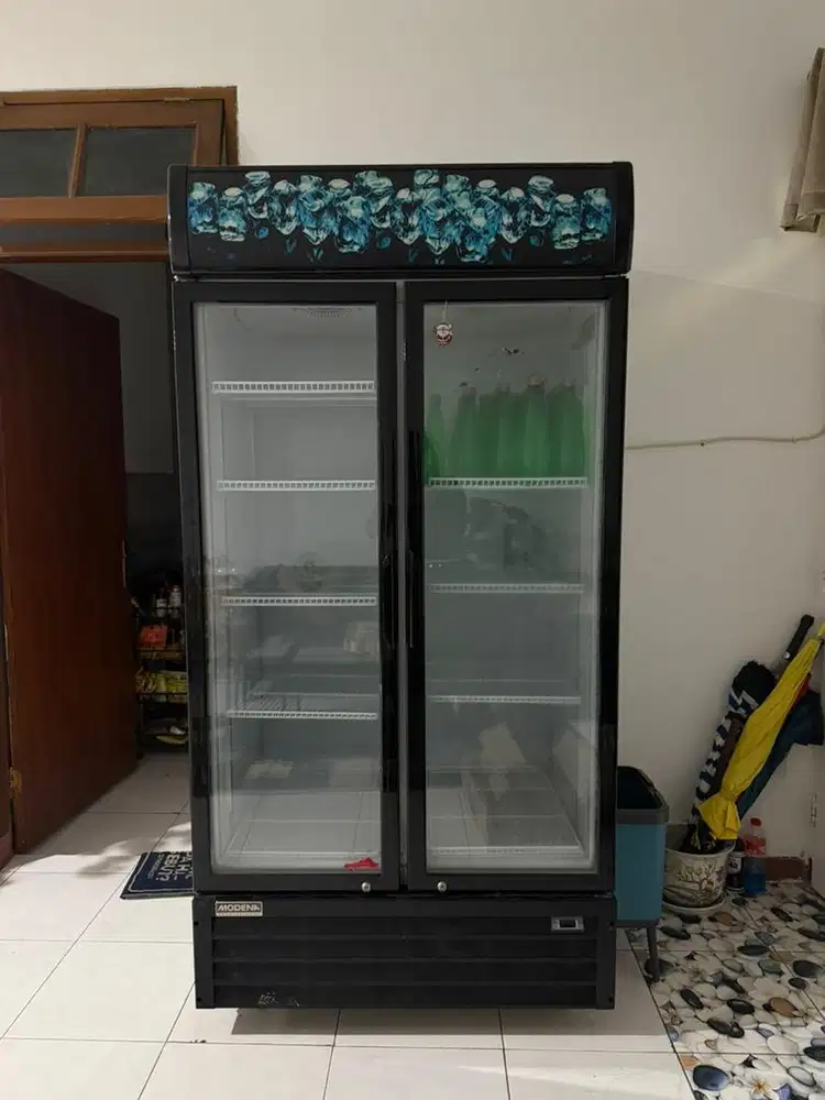MODENA SHOWCASE COOLER SC 2801 ( LIKE NEW PEMAKAIAN 9 BULAN )