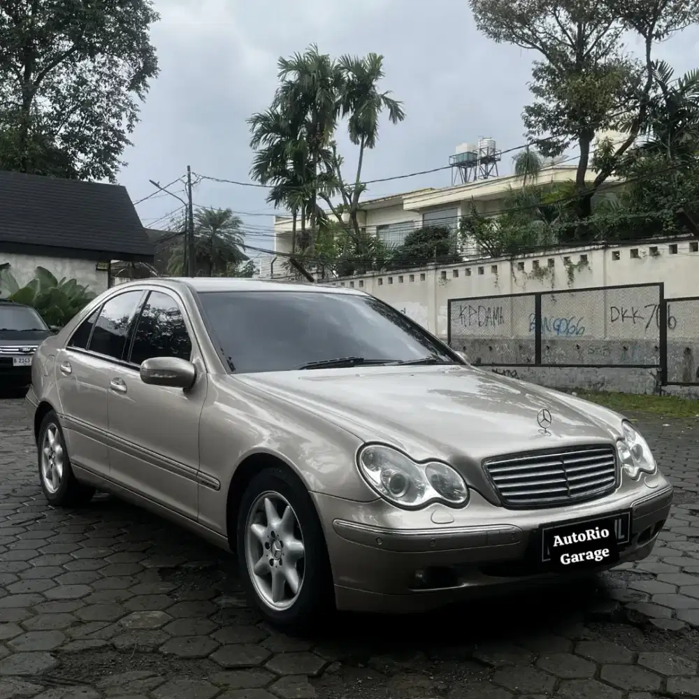 Mercedes Benz C200 2005 Low KM Antik