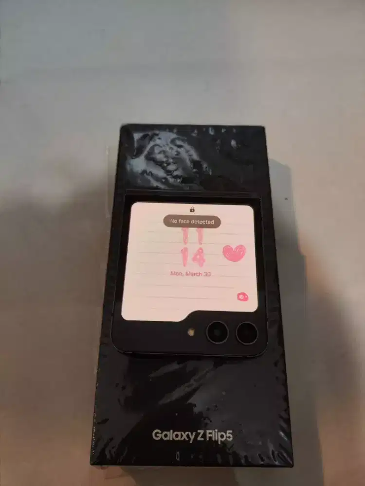 Samsung Galaxy Z flip 5 256 GB