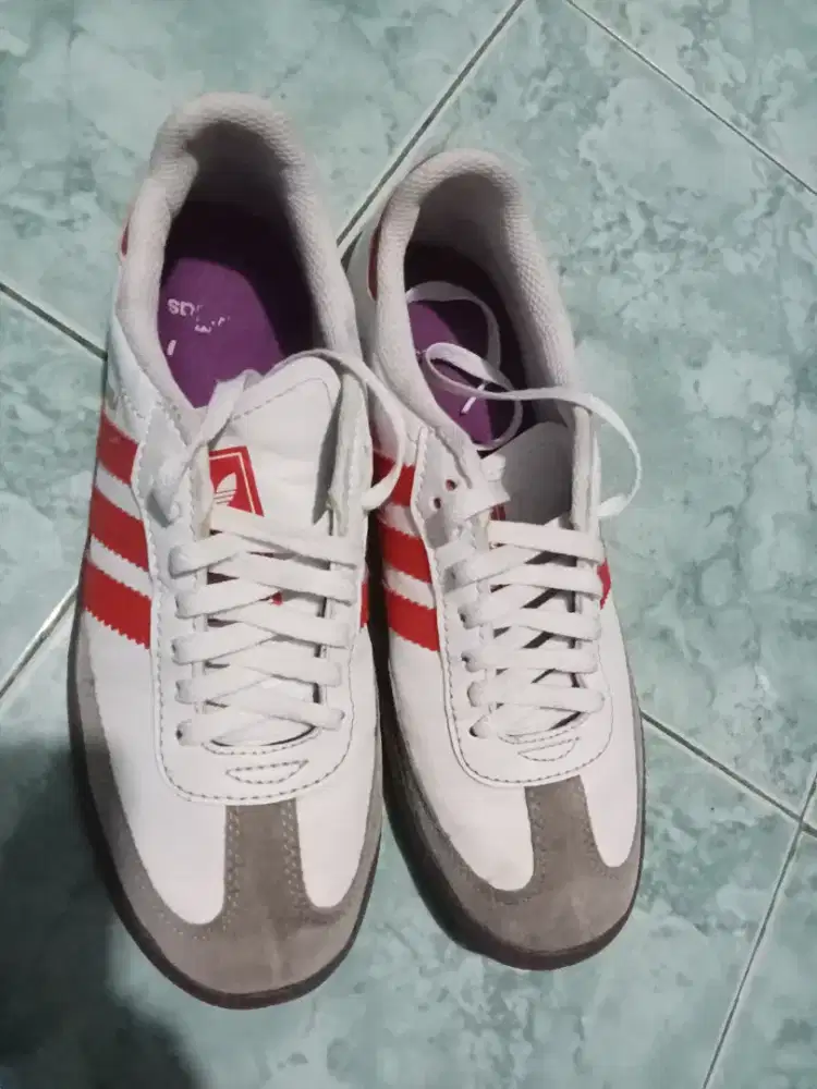 Sepatu Lokal Bekas Pakai Size 42 Semua