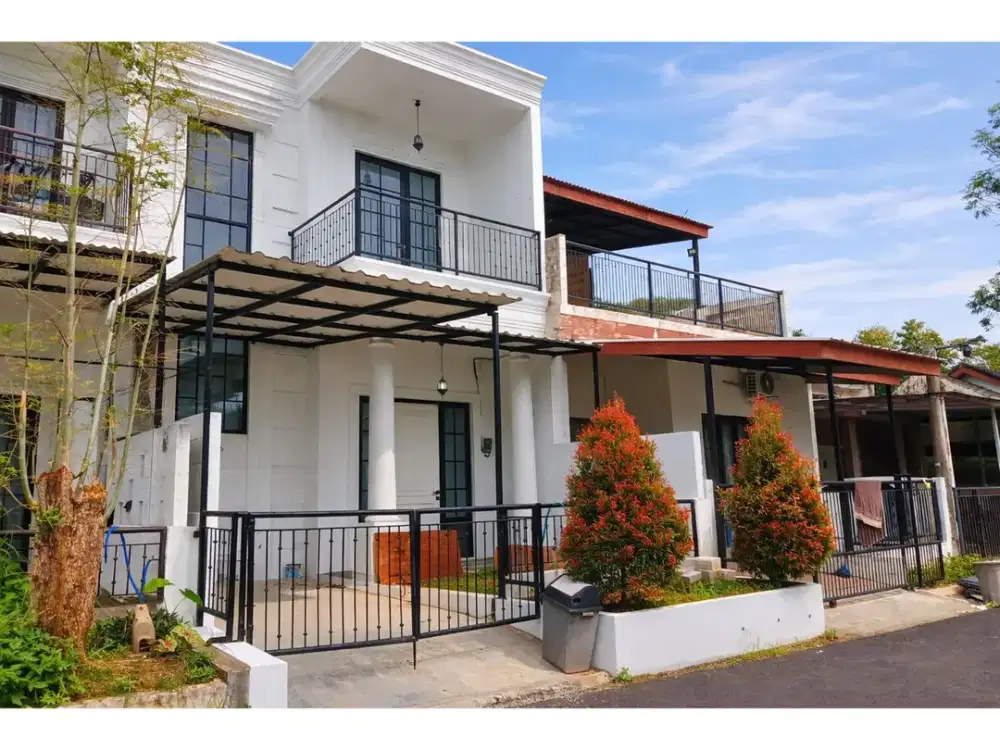 DIJUAL RUMAH 2 LANTAI SIAP HUNI DEKAT GOLF DALAM CLUSTER DI SENTUL CITY
