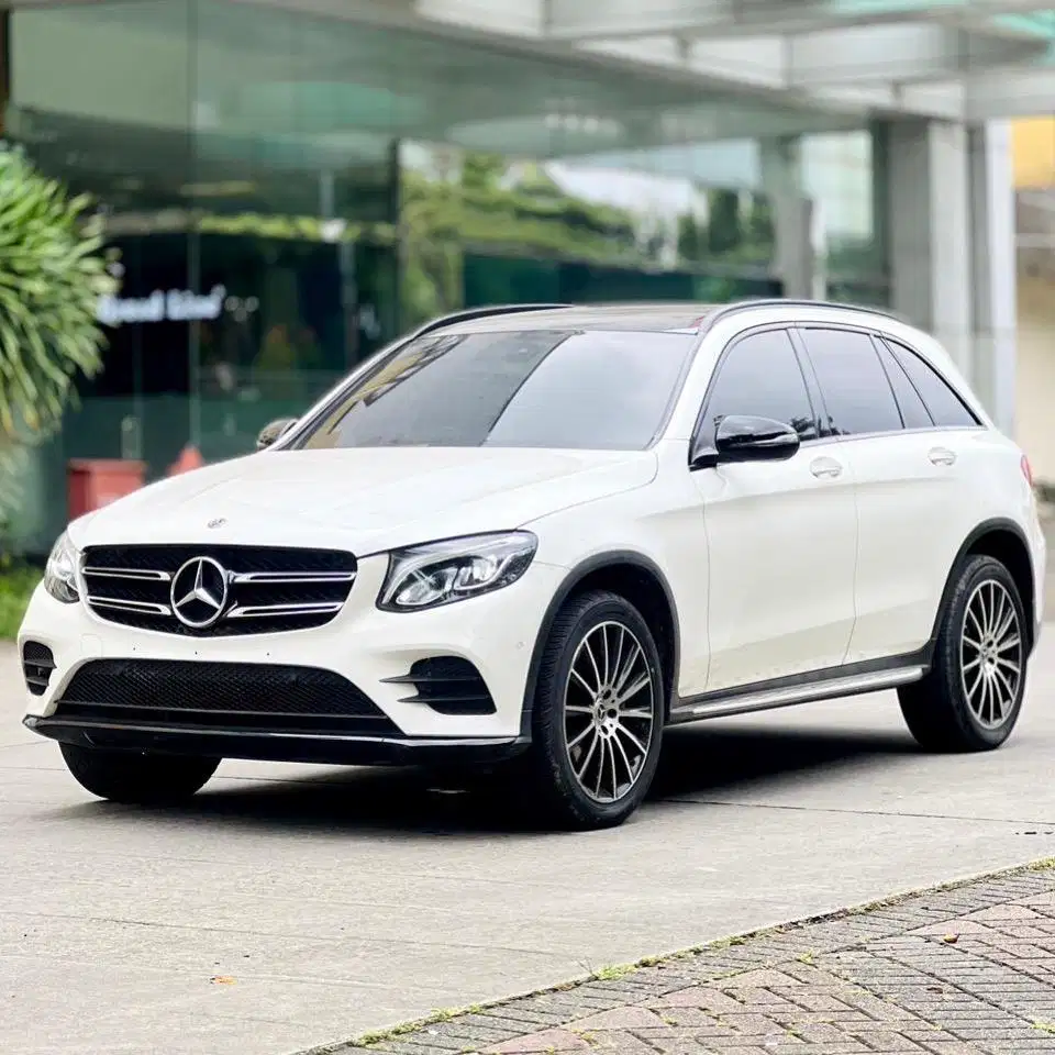 (CASH) Mercedes Benz GLC200 Night Edition 2019