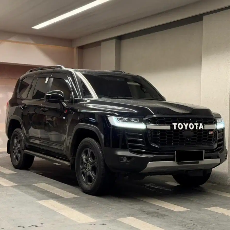 (CASH) Toyota Land Cruiser GRS 300 4x4 Diesel 2023